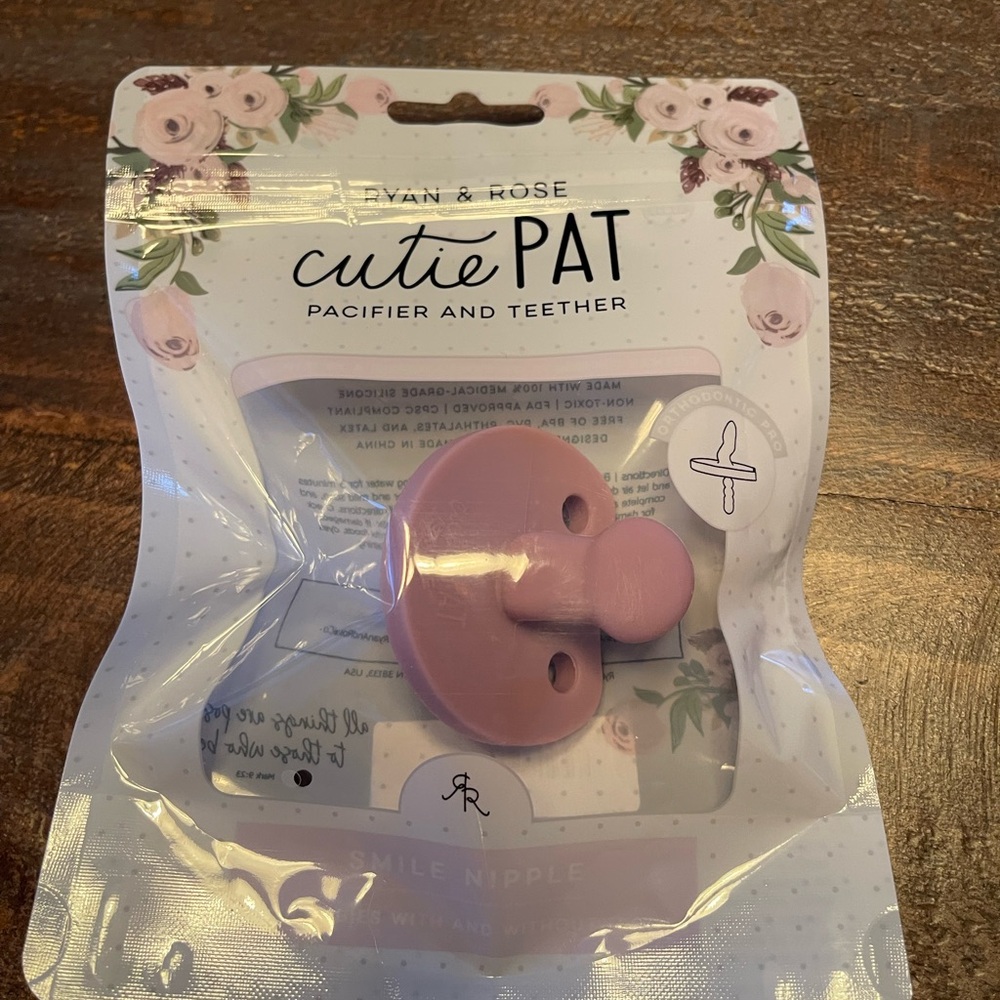 Ryan & Rose Cutie PAT Pacifier and Teether - Pink